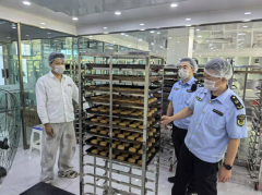 <b>区市场监管局开展月饼专项查抄 建牢“双节”食</b>